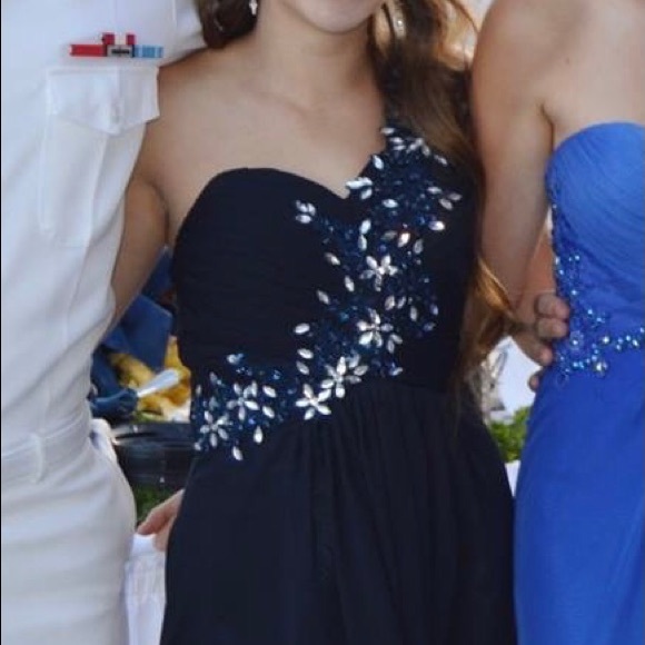 Prom Dress - Picture 3 of 5